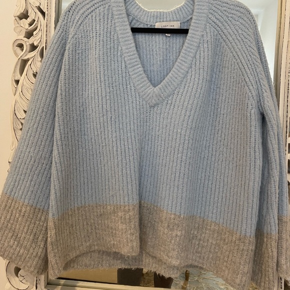 Lost Ink cozy Color Block VNeck sweater - Picture 5 of 5